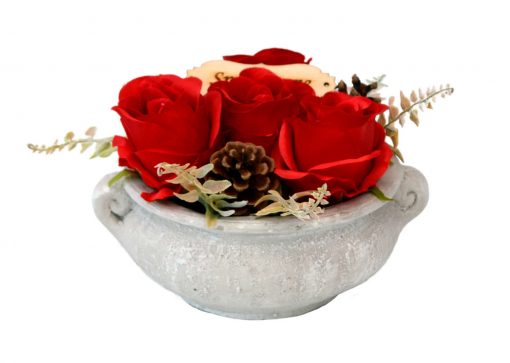 Aranžmán Spomíname 4 ruže a šišky Ø25cm 0,7kg červený