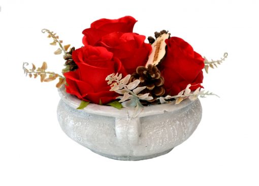 Aranžmán Spomíname 4 ruže a šišky Ø25cm 0,7kg červený